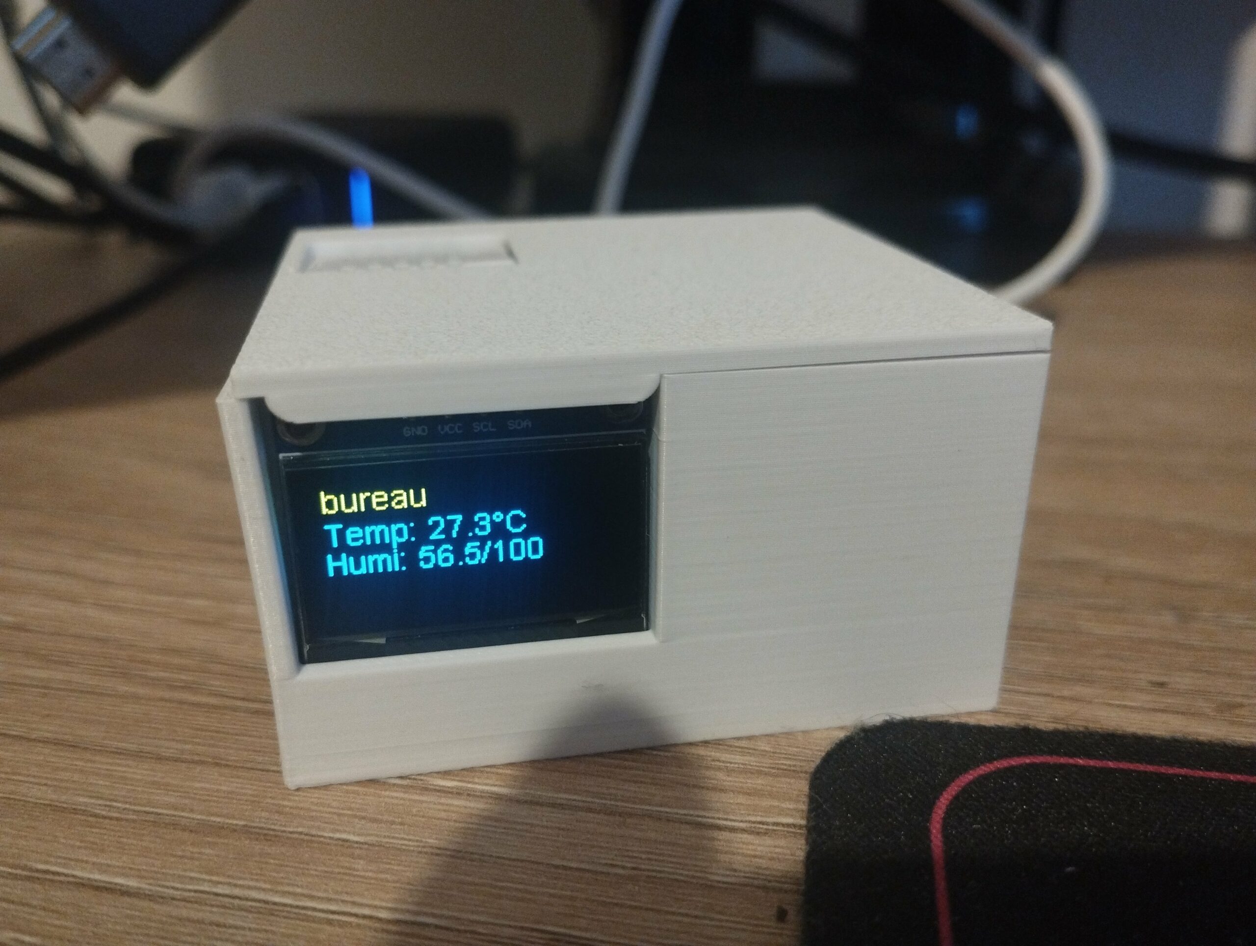 Un capteur de température et d’humidité compatible avec HomeAssistant pour mon bureau.